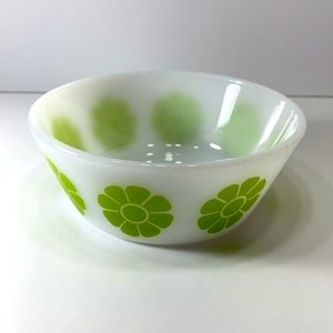 Federal Glass Bowl - Green Daisy